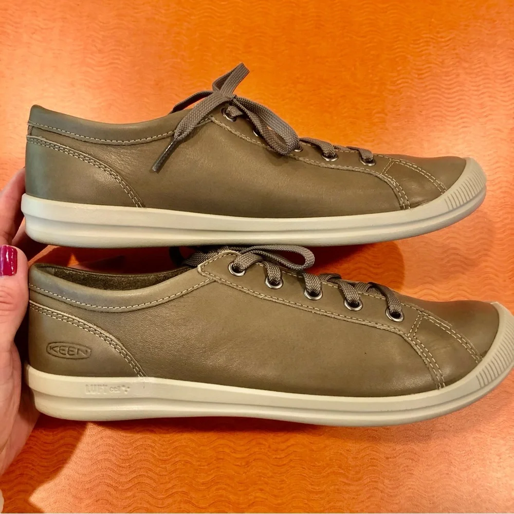 Keen Women's Gray Lace-Up Sneakers - Picture 4 of 9